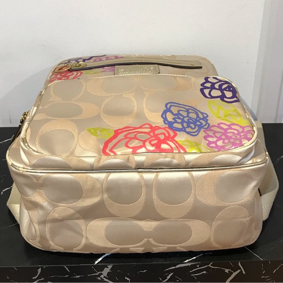 COACH Poppy Backpack π₯πβ€οΈ - Picture 10 of 17